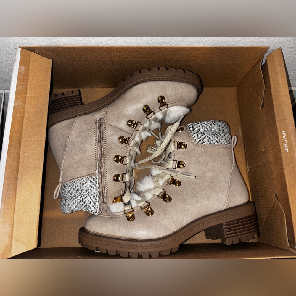 Cassie Fur Tongue Hiker Boot CREAM